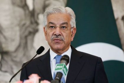 وزیر دفاع پاکستان: بدون در‌نظر‌داشت موقف افغانستان تروریسم را ریشه‌کن می‌کنیم