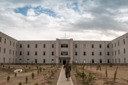 تبدیل‌کردن ساختمان‌های مراکز نظامی به بلاک‌های رهایشی توسط گروه طالبان