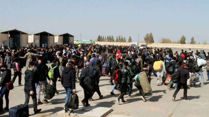 ایران بیش از ۴۵۰۰ مهاجر غیر قانونی افغانستانی را اخراج کرد