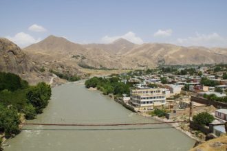 افراد ناشناس یک کودک فرمانده ارشد نظامی پیشین را در استان بدخشان حلق‌آویز کردند