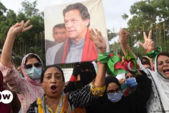 محکومیت عمران خان در یک پرونده از سوی دادگاه عالی اسلام‌آباد تعلیق شد