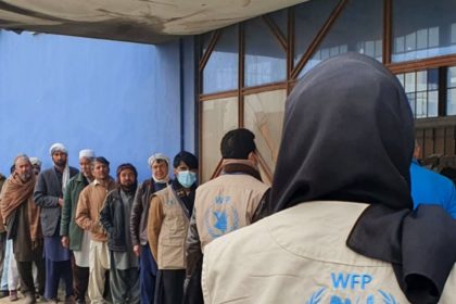 برنامه‌ی جهانی غذا از قطع کمک‌‌ به نیازمندان در افغانستان هشدار داد