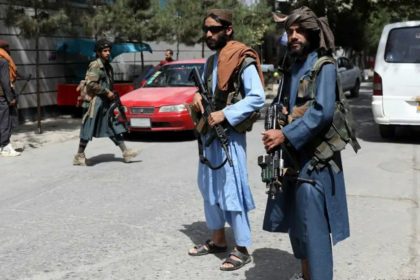 طالبان گذاشتن ریش، پوشیدن کلاه یا لنگی را در ادارات استان بلخ اجباری کردند