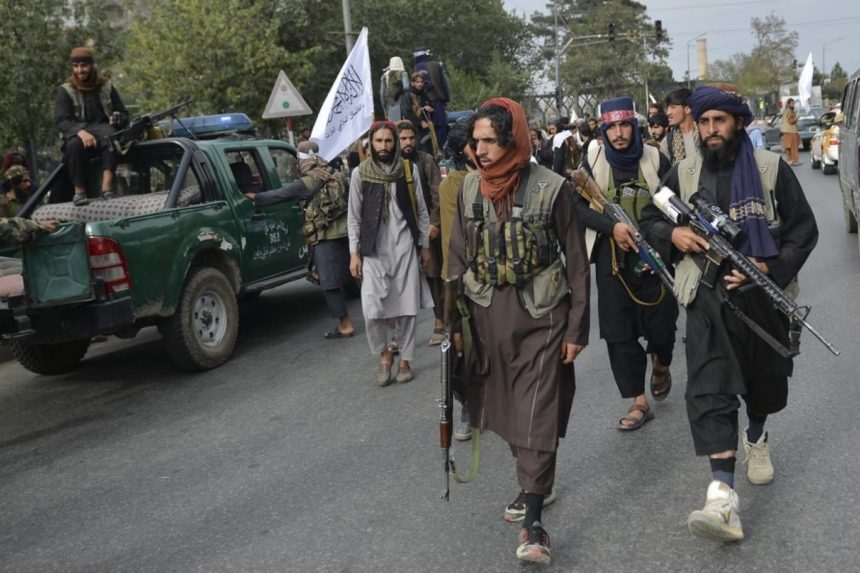 بازداشت یک زن معترض از سوی گروه طالبان در استان کابل