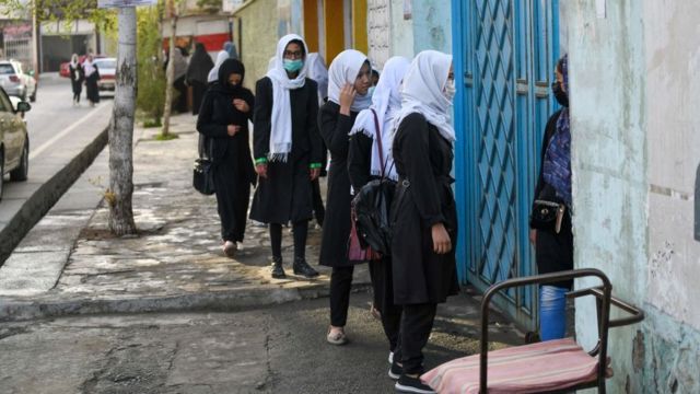 سازمان عفو بین‌الملل: آینده و آرزوهای دختران افغانستان در خطر است