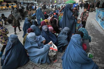 برنامه‌ی جهانی غذا: تامین‌نشدن بودجه‌ منجر به از دست‌دادن آخرین راه نجات زنان افغانستانی می‌شود