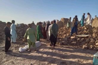 گروه طالبان از اختصاص‌‌ دادن ۱۰۰ میلیون پول رایج افغانستان برای رسیدگی به آسیب‌دیدگان هرات خبر دادند