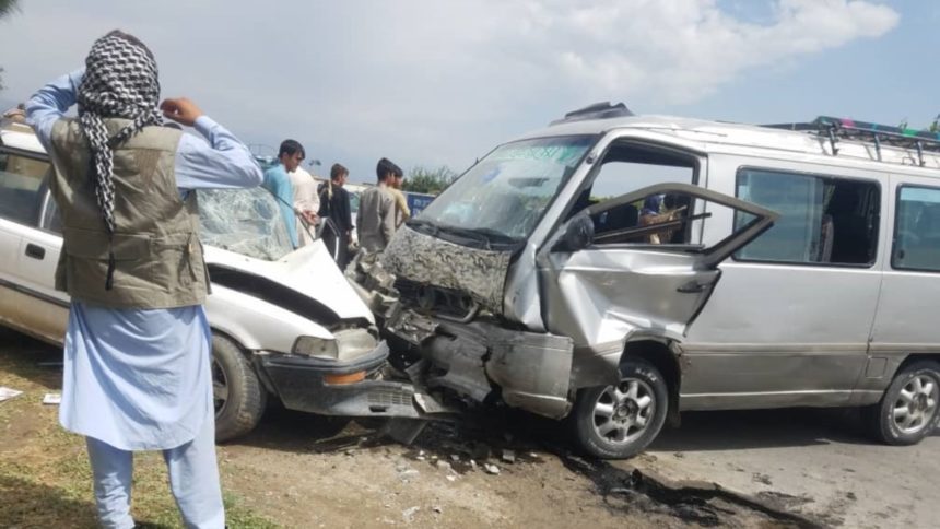 گروه طالبان از جان‌باختن بیش از یک هزار تن از اثر روی‌دادهای ترافیکی در استان‌های مختلف کشور خبر داده‌است