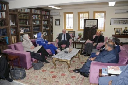 حامد کرزی در دیدار با نماینده‌ی دبیر‌کل سازمان ملل خواهان بازگشایی مکاتب دخترانه شد