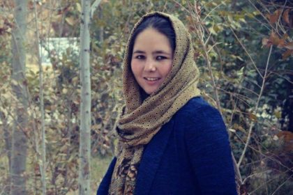 زهرا جویا خبر‌نگار زن افغانستانی جایزه‌ی خبرنگار سال مجمع جهانی رهبران جوان را بدست‌آورد