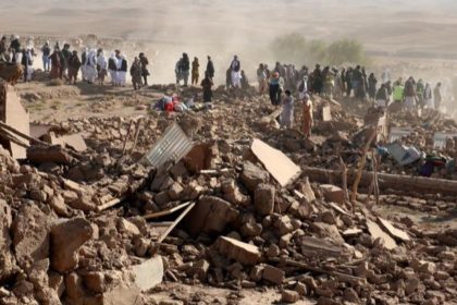افغانستانی‌های مقیم قطر نزدیک به یک میلیون پول رایج در افغانستان را برای زلزله‌زدگان هرات کمک کردند
