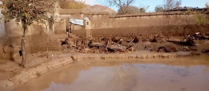 وقوع سیلاب در استان بغلان بیش از صد منزل مسکونی را تخریب کرد