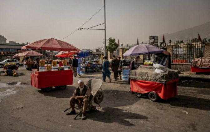 اقتصاد افغانستان بار دیگر به لبه‌ی پرت‌گاه نزدیک می‌شود