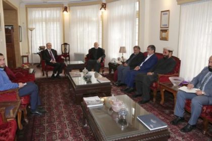 گفت‌و‌گوی حامد کرزی با سفیر روسیه در باره‌ی اوضاع افغانستان