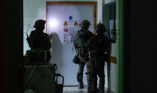 ادعای نیروهای اسراییلی مبنی بر کشف یک تونل زیرزمینی مربوط به گروه حماس در بیمارستان الشفا