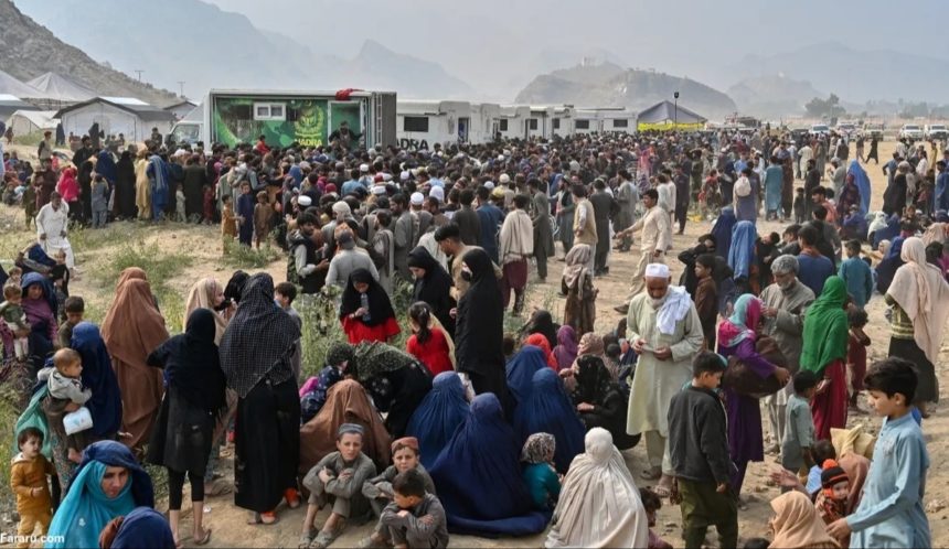 بیش از چهار هزار مهاجر افغانستانی از  پاکستان و ایران اخراج شدند