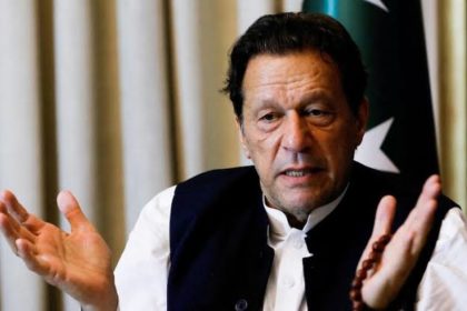 دادگاه پاکستان عمران خان را به افشای اسرار دولتی متهم کرد