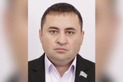 جسد یک سیاست‌مدار منطقه‌ای طرف‌دار پوتین در بیرون خانه‌اش پیدا شد