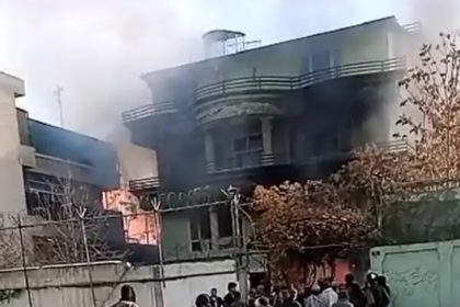 به آتش‌ کشیده‌شدنِ خانه‌ی یک عضو پیشین مجلس نمایندگان توسط گروه طالبان در استان کابل
