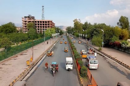 کشته و مجروح‌شدن هشت تن از اثر یک روی‌داد ترافیکی در استان ننگرهار