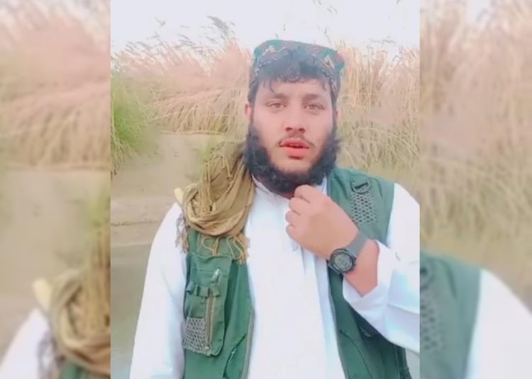 یک عضو گروه طالبان حمله‌ بر پای‌گاه پلیس پاکستان را انجام داده‌است