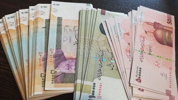 استفاده از ارز تومان ایرانی در استان نیمروز ممنوع شد