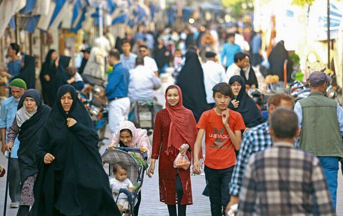 به‌کارگیری اتباع افغانستانی در شعاع ۳ کیلومتری حرم رضوی شهر مشهد ایران خلاف قانون خوانده شد