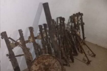 گروه طالبان از کشف ۲۰ میل سلاح مختلف‌النوع در استان فراه خبر دادند