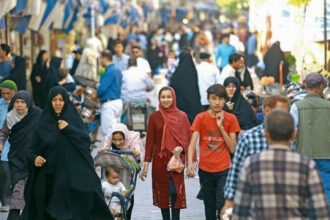 به‌کارگیری اتباع افغانستانی در شعاع ۳ کیلومتری حرم رضوی شهر مشهد ایران خلاف قانون خوانده شد