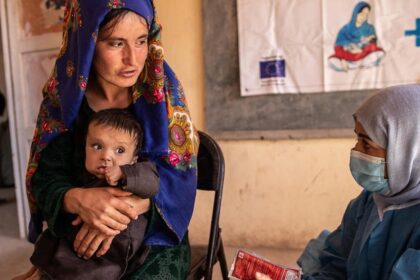 سازمان جهانی غذا: دست‌کم چهار میلیون زن و کودک افغانستان در سال ۲۰۲۴ با سوءتغذیه‌ی حاد روبه‌رو هستند