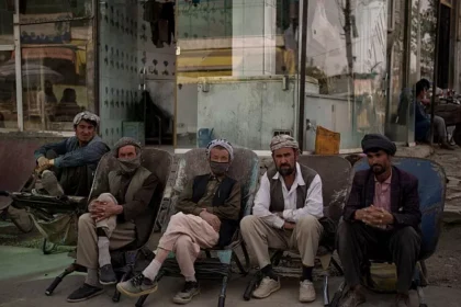 کاخ سفید در‌باره‌ی فروپاشی اقتصاد افغانستان هشدار داد