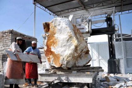 هزار تُن سنگ روی از افغانستان به ایران صادر شده‌است