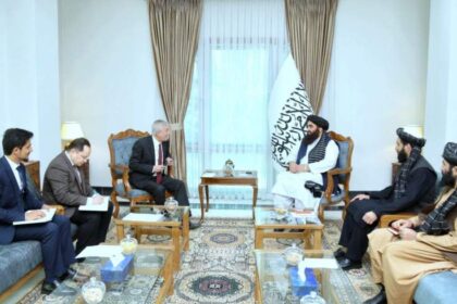 متقی به سفیر ازبیکستان: به تاجران افغانستان به‌طور زودهنگام ویزه بدهید