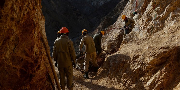 وزارت معادن طالبان: قرارداد نزدیک به ۱۵ معدن در ۱۴۰۲ امضا شده‌است