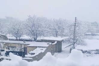 نُه تن در نتیجه‌ی برف‌باری و سردی هوا در چند استان کشور جان باختند