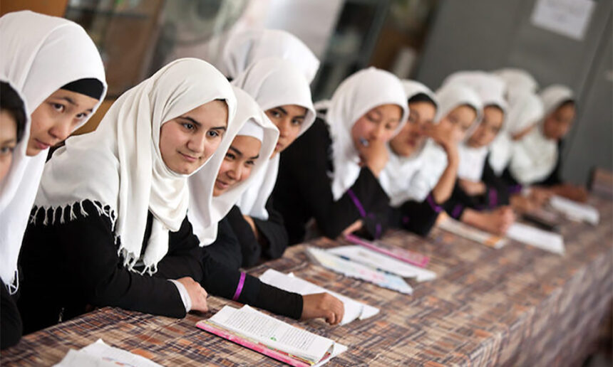 عفو بین‌الملل: دختران افغانستان خواهان بازگشایی فوری تمام مکاتب دخترانه هستند