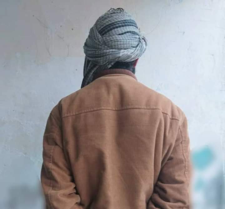 گروه طالبان مردی را در استان خوست به اتهام قتل خانمش بازداشت کردند