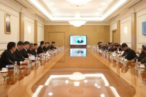 وزیر تجارت گروه طالبان با مقام‌های ترکمنستانی دیدار کرد