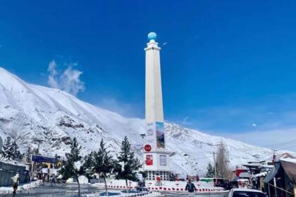 گروه طالبان در پنج‌شیر‌ یک آرایش‌گر مرد را برای یک شب زندانی کردند