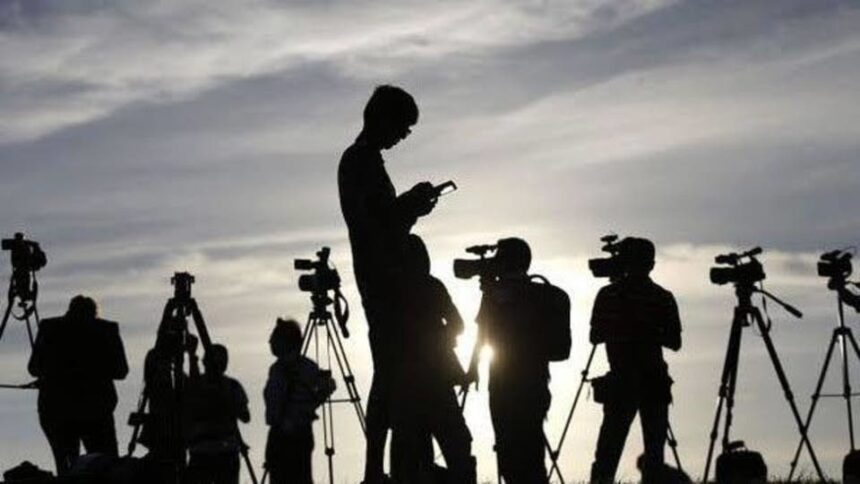 گزارش‌گران بدون مرز: محدودیت‌های طالبان چشم‌انداز رسانه‌ها را بیش‌تر نابود خواهد کرد