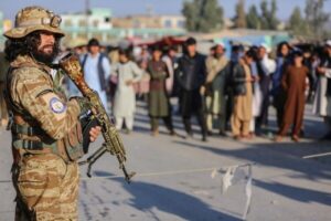اعضای طالبان در هلمند به سوی غیرنظامیان تیراندازی کردند