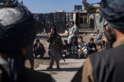 گروه طالبان مردی را در ننگرهار شلاق زدند