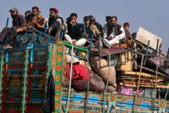 عفو بین‌الملل: پاکستان باید اخراج مهاجران افغانستانی را متوقف کند