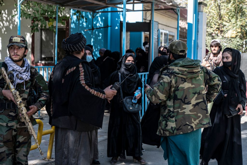 روزنامۀ تلگراف: تبعیض جنسیتی طالبان، دختران افغانستان را از عمل‌های جراحی محروم کرده‌ است